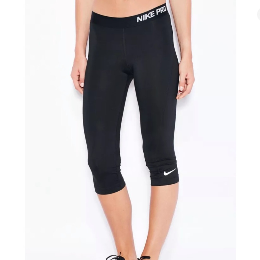 Nike Pro Women's NIKE PRO Core Compression Crop Capris 589366-010 Sz L
